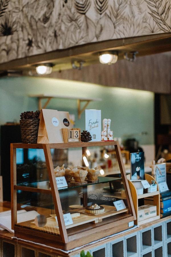 Pine Cafe'&Bed Hotel Phra Nakhon Si Ayutthaya Exterior photo