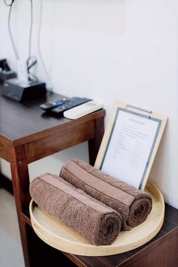 Pine Cafe'&Bed Hotel Phra Nakhon Si Ayutthaya Exterior photo