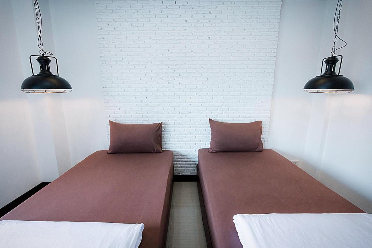 Pine Cafe'&Bed Hotel Phra Nakhon Si Ayutthaya Exterior photo
