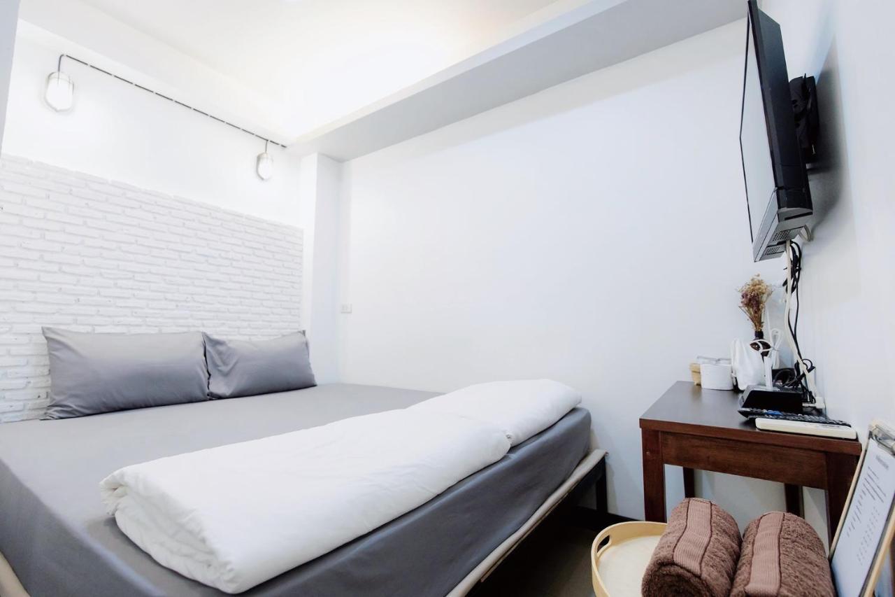 Pine Cafe'&Bed Hotel Phra Nakhon Si Ayutthaya Exterior photo
