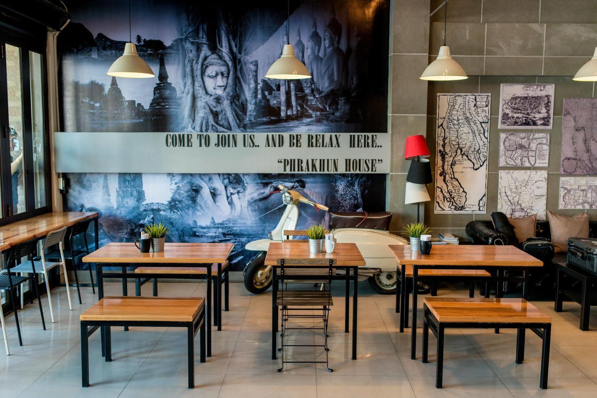 Pine Cafe'&Bed Hotel Phra Nakhon Si Ayutthaya Exterior photo