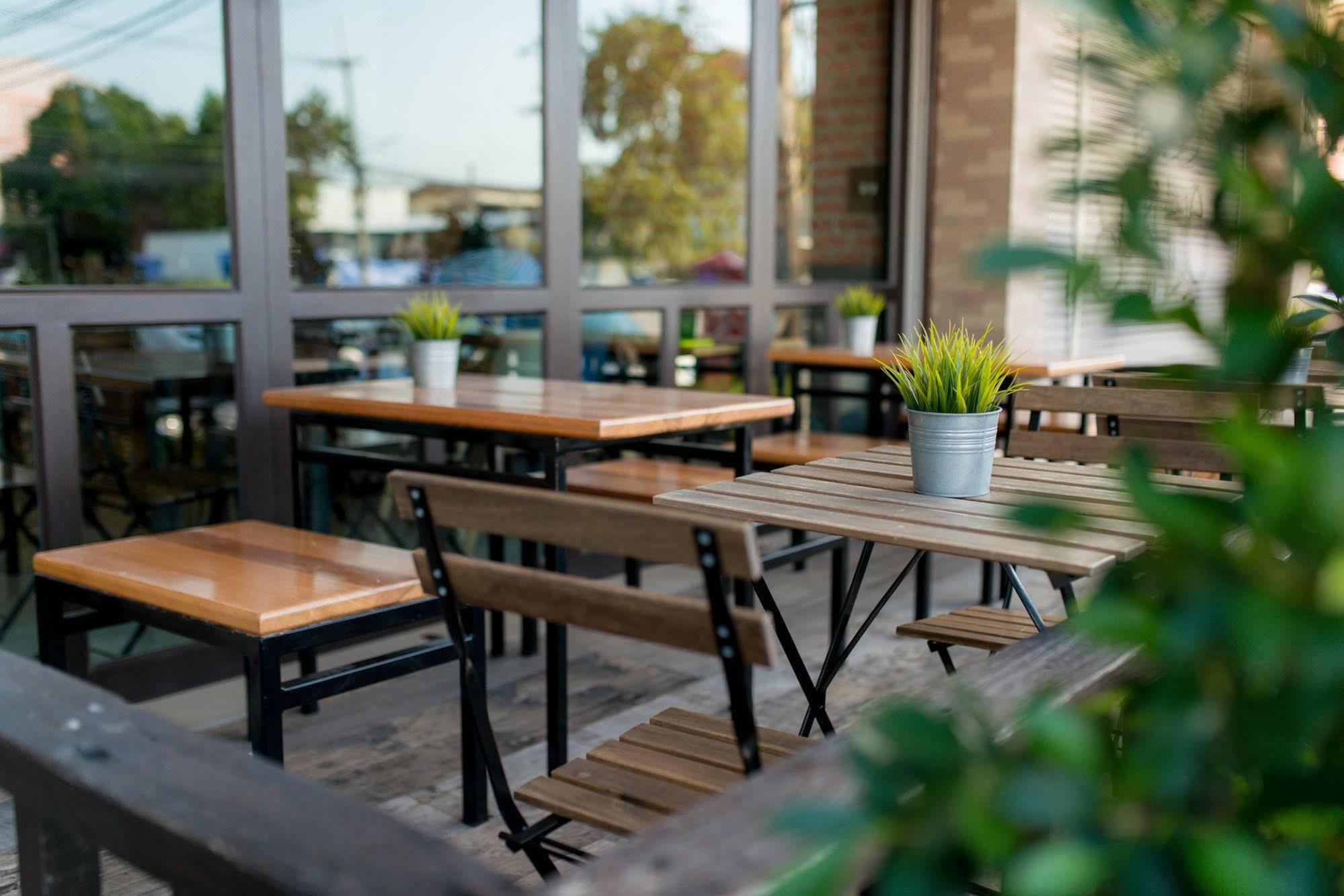 Pine Cafe'&Bed Hotel Phra Nakhon Si Ayutthaya Exterior photo